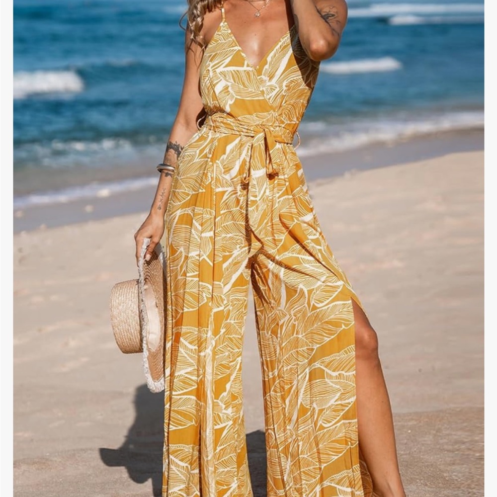 Cupshe yellow and white leaf design romper